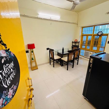 The Yellow House - Couple'S Getaway In Gomti Nagar- 1 Bhk Лакхнау Экстерьер фото