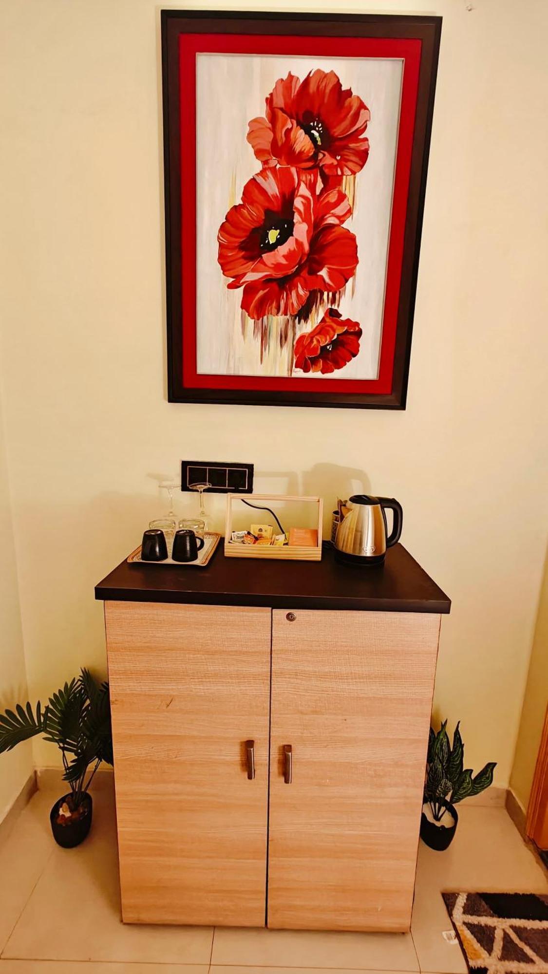 The Yellow House - Couple'S Getaway In Gomti Nagar- 1 Bhk Лакхнау Экстерьер фото